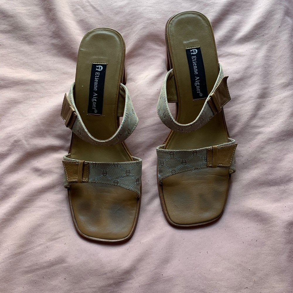 Etienne Aigner heels